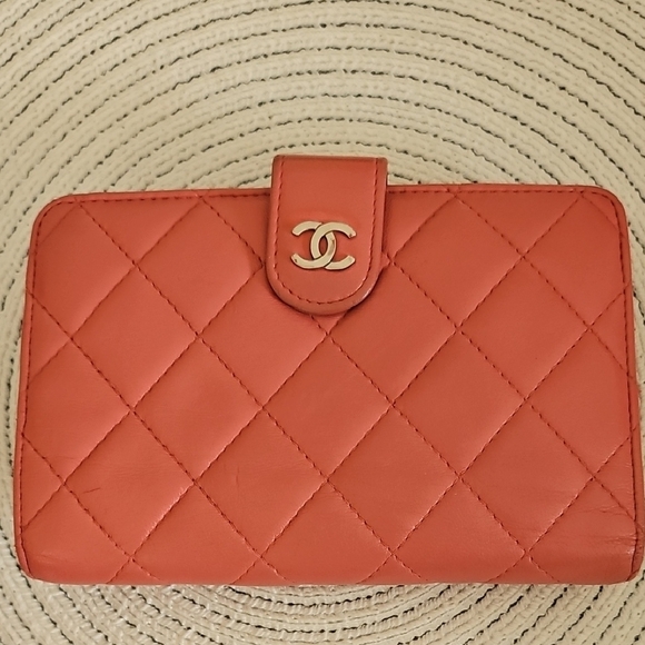 CHANEL Quilted Coral Pink Wallet - Picture 2 of 12